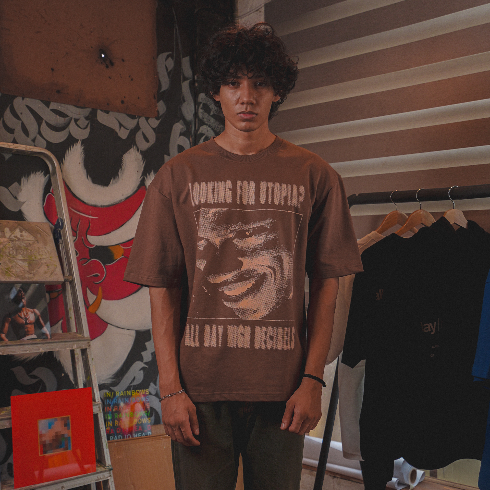 looking for utopia oversized tee